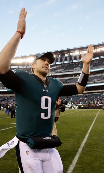 Eagles, behind Foles, stay alive in NFC playoff race